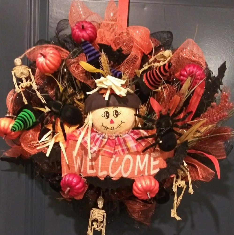 Holiday wreath
